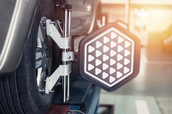 5 Ways to Tell If You Need a Wheel Alignment
