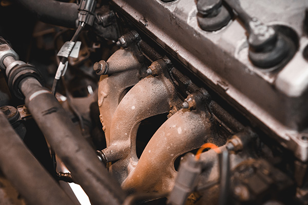 Why Does an Exhaust Manifold Tick When the Engine Is Cold?